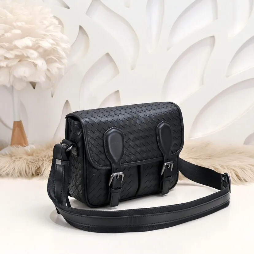 All categories 💚 Top version men’s bags 💚 BV 2024 new BV crossbody bag
